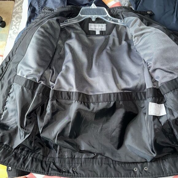 Michael Kors Men’s XS Black Zip Up jacket - Picture 3 of 8